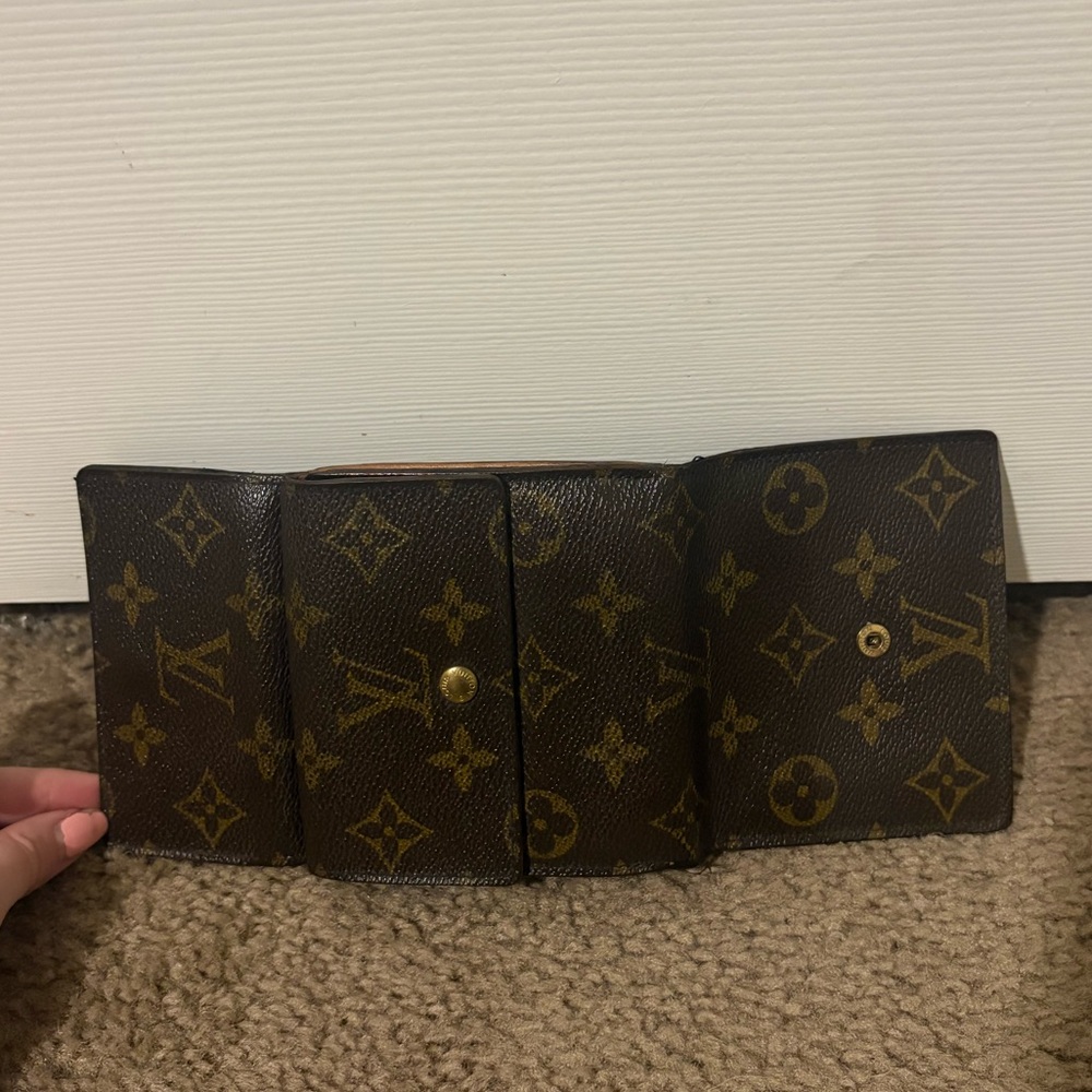 Louis Vuitton Monogram Elise Wallet View 3